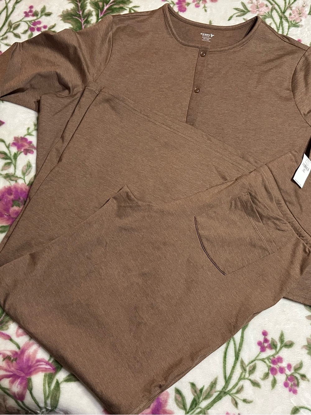 Old Navy CloudSoft active set L